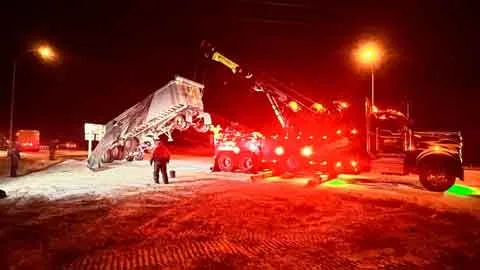 Heavy truck recovery near Bentley, KS