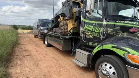 Towing service near Maize, KS